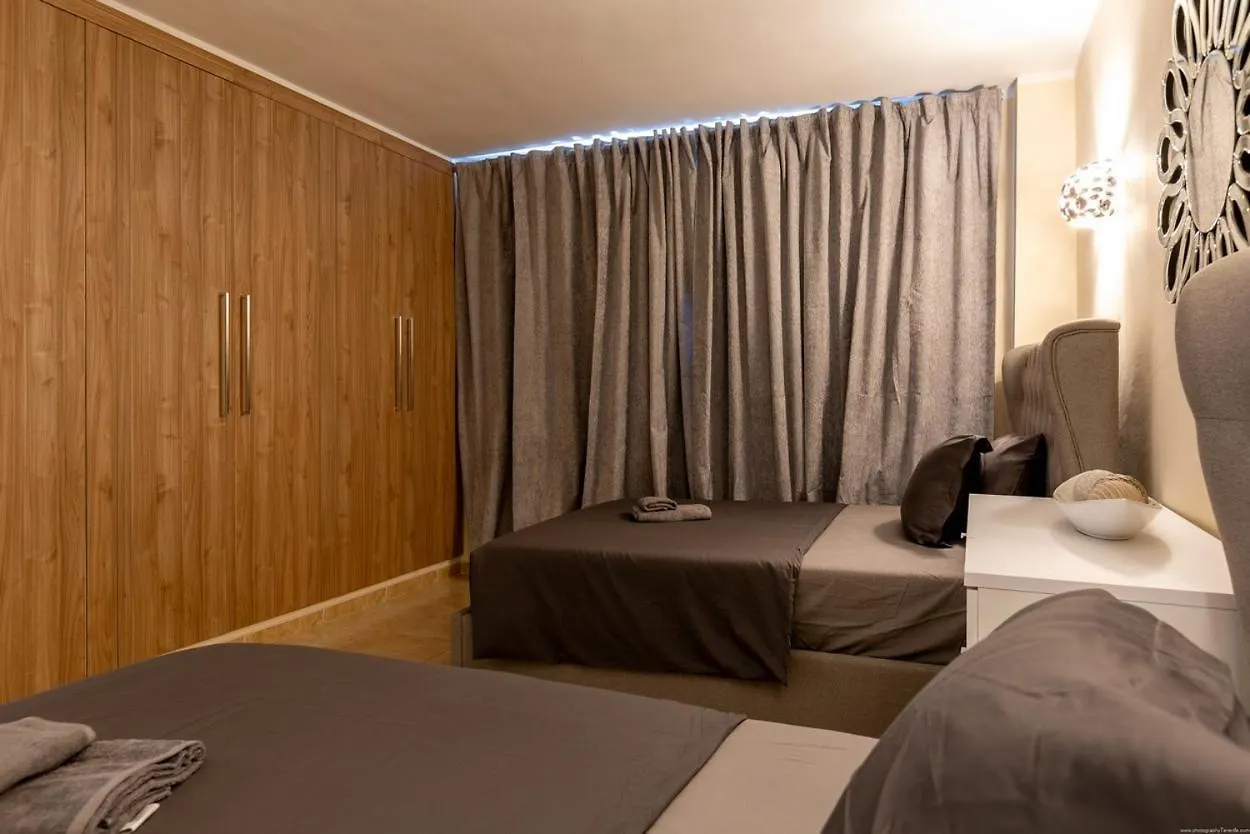 Sea Front Costa Adeje Spacious 2 Bedroom Apartment 0*, Costa Adeje (Tenerife)